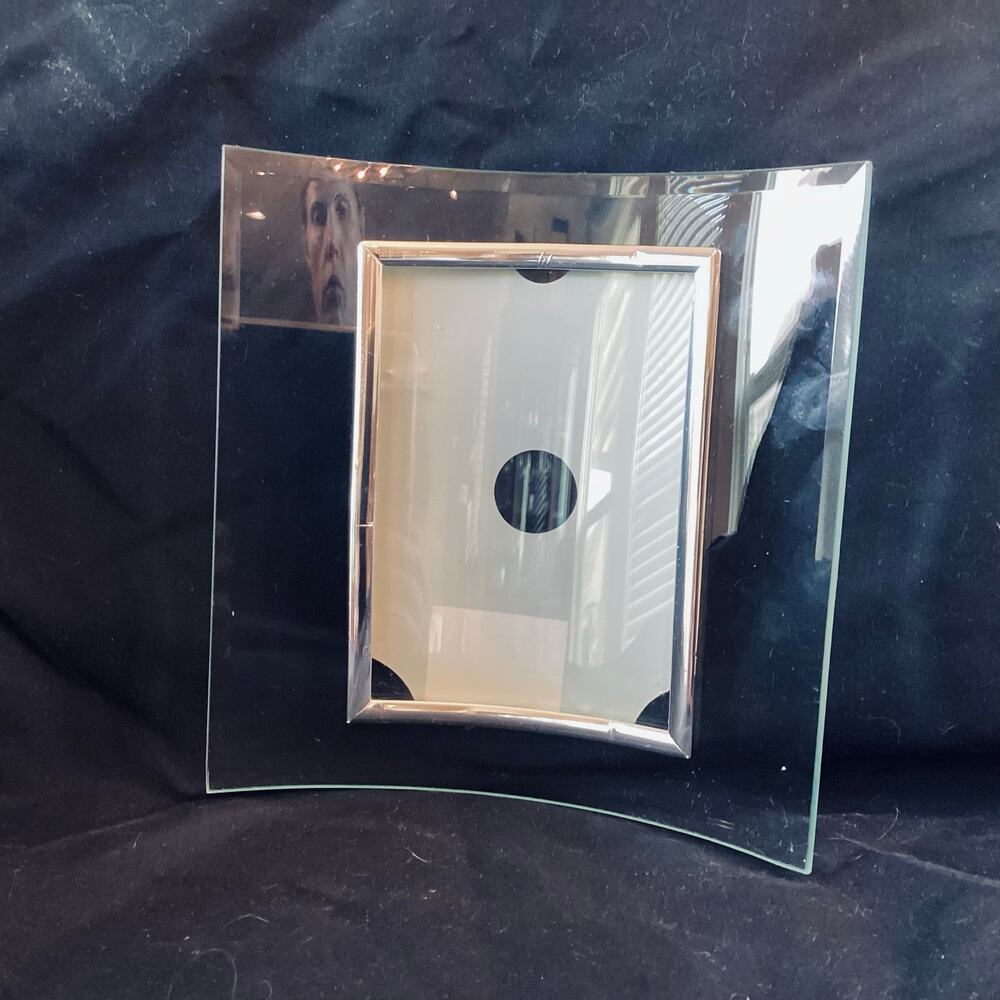Concave Glass Picture Frame